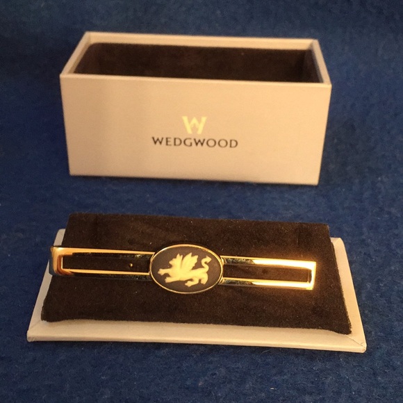NIB Wedgwood  Dark Blue Jasperware Tie Tac or Clip - Picture 2 of 8
